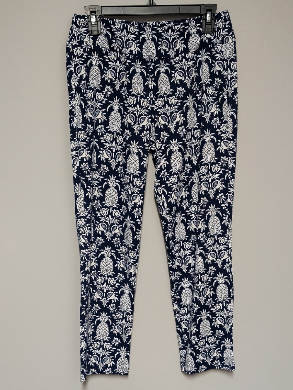 J. McLaughlin Navy and White Pineapple Print Stretch Leggings